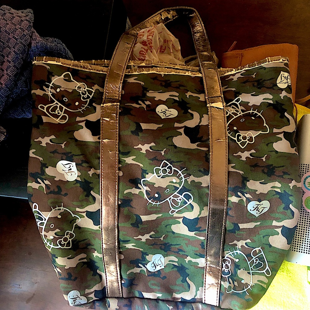 Sanrio (Hello Kitty) Vintage - Camouflage Shoulder Bag